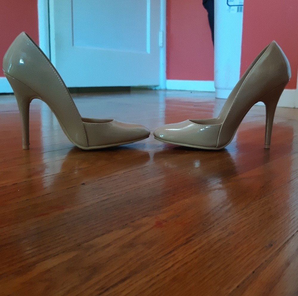 Heels - Picture 4 of 8